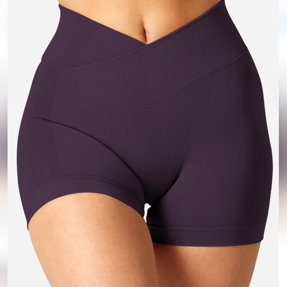 Scrunch Butt Workout Shorts Women 3.5" Seamless V Cross - Picture 2 of 4